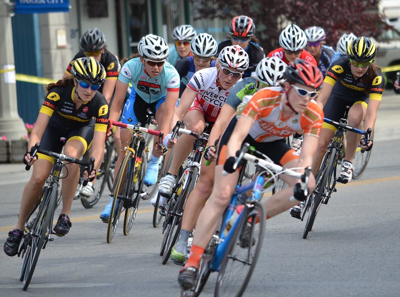 Women cyclists competing inthe Downtown Baker City Crit